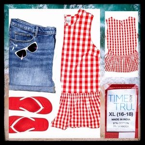 NWOT TIME AND TRU SLEEVELESS TOP / SHIRT